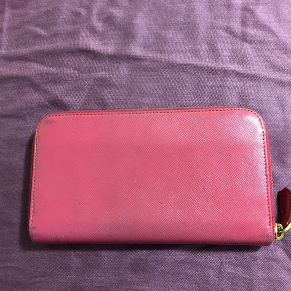 SOLD❤️Authentic Prada Saffiano Leather Zip Wallet - Picture 2 of 14